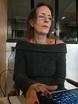 Sacha_Scorp's Live Chat Room