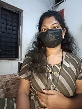 tamilsaisree: διαδικτυακό σόου στην κάμερα