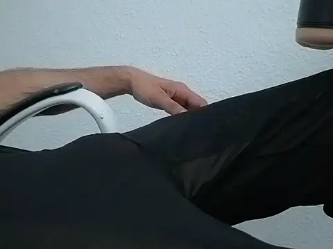 Show modela HugoSant na web-kameri