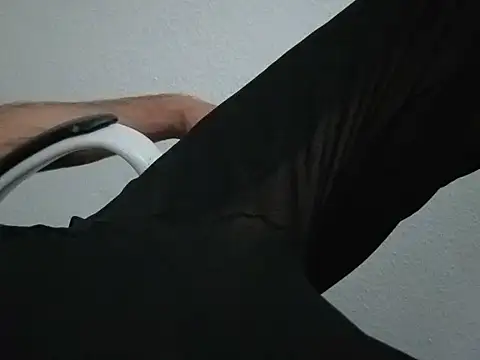 Show modela HugoSant na web-kameri