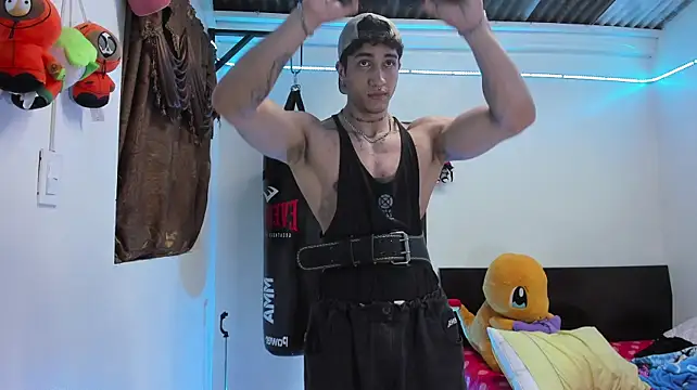 Bull__fit: διαδικτυακό σόου στην κάμερα