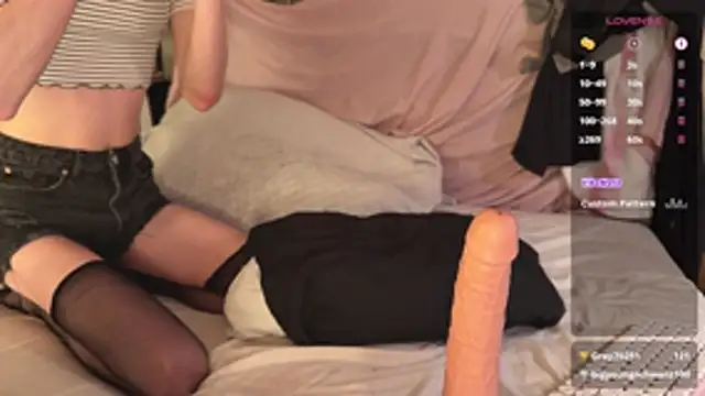 Sara_ftw21's Webcam Show