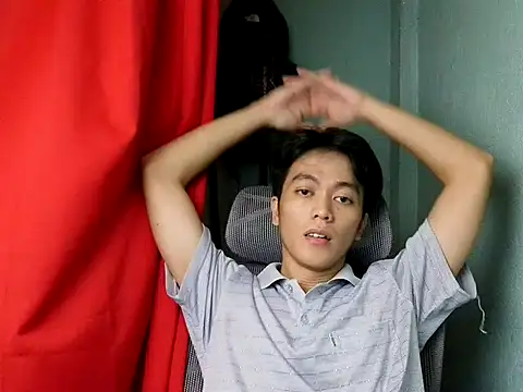 PitchedHangup Pertunjukan Webcam