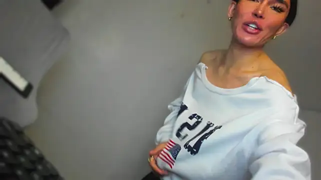 MistressNextDoor_ 网络视讯表演
