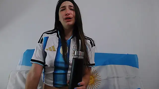 Yara-Lolii's Live XXX Chat