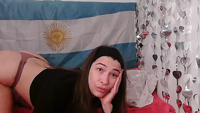 Yara-Loliin Live XXX chat
