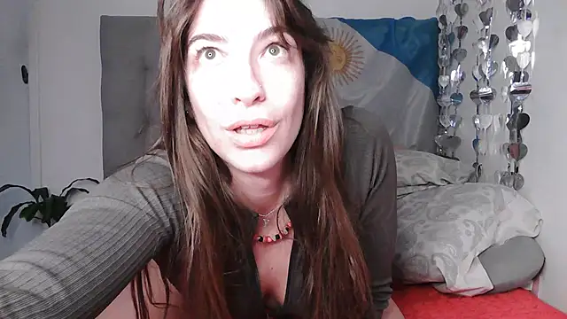 Yara-Lolii's Live XXX Chat