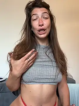 Yara-Lolii Live XXX-chat