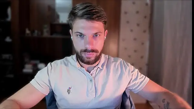 Tony_Wolf Adlı Modelin Web Kamerası Şovu