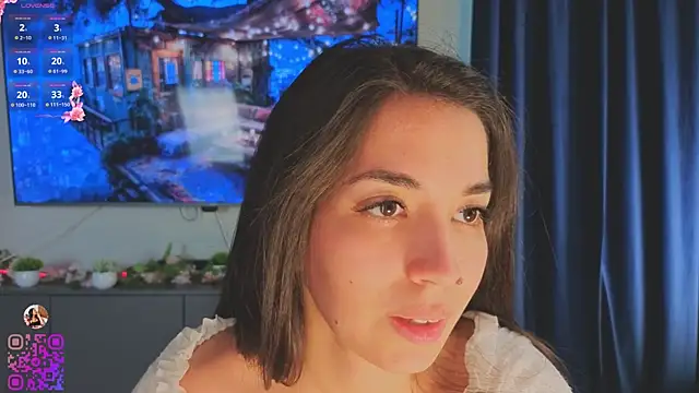 دردشة EmmyNoel الجنسية المباشرة