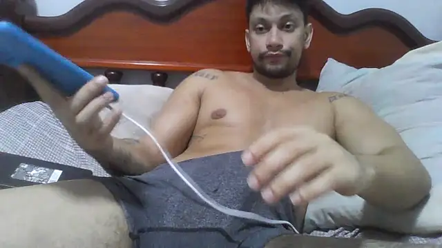 Show de webcam de moreno_dotado22