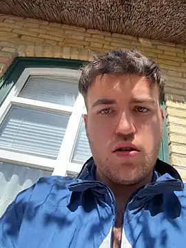 KinkyLovePublic Show Webcam