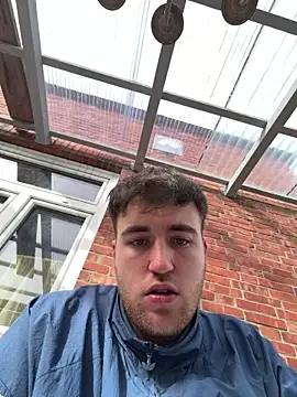 KinkyLovePublicのウェブカメラショー