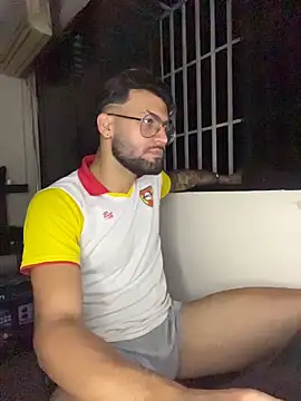 thedragonboyxxx: διαδικτυακό σόου στην κάμερα