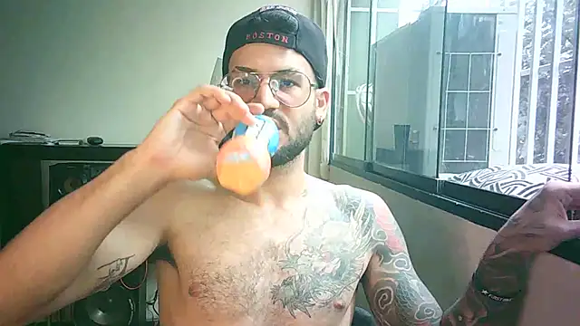 Pokazy przed kamerką – thedragonboyxxx