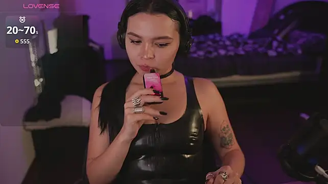 Dominatrix_Alice's Live XXX Chat