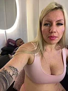 Pertunjukan Kamera Web Natalia_Fit
