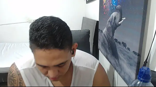Show modela coltonmassiff na web-kameri