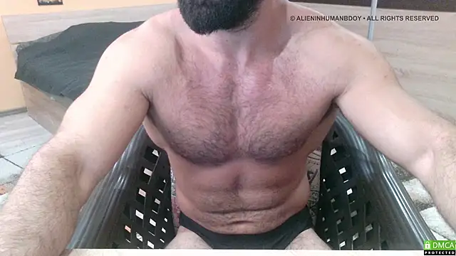 Show modela alieninhumanbody1 na web-kameri