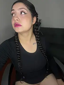 Amyy_1's Live XXX Chat