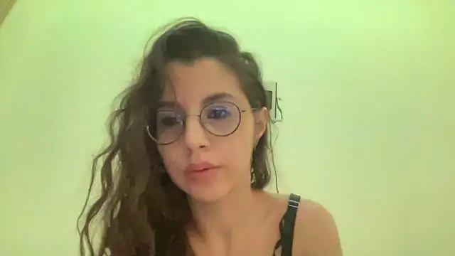 RosaDream's Live XXX Chat