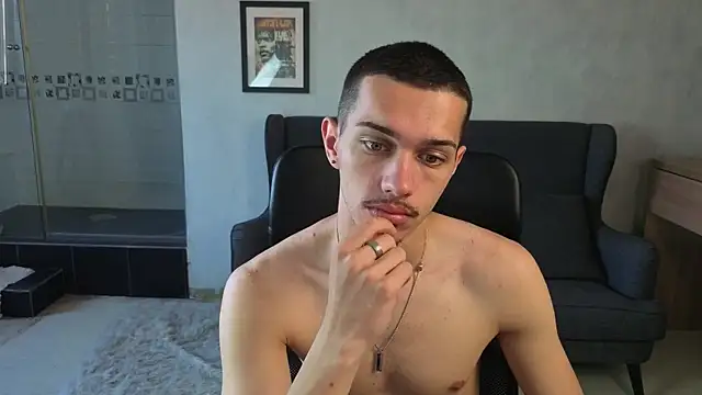 Show modela KaydenDrew na web-kameri