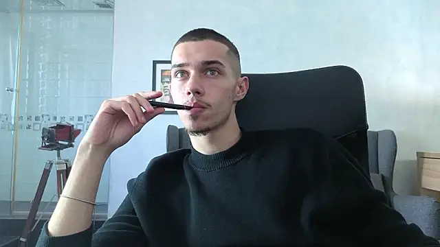 Show modela KaydenDrew na web-kameri