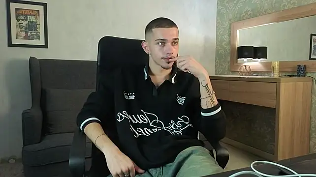KaydenDrew's Webcam Show