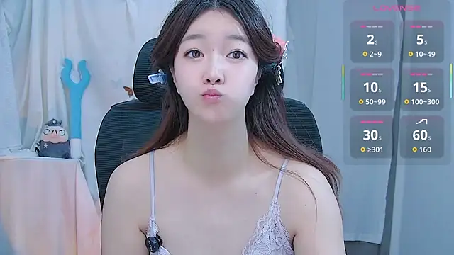 Chat +18 de XueLi1902 ao vivo