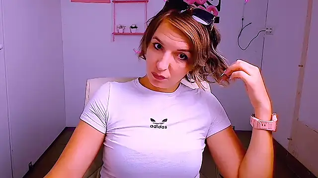 צ'אט XXX בשידור חי של Lana_Foxyy