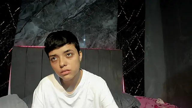 ariloe_quintero Adlı Modelin Canlı XXX Sohbeti