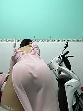 Nana-19 Show in webcam