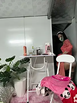 Nana-19 Webcam Show