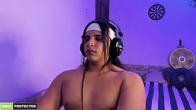 Show de latinboyfit na webcam
