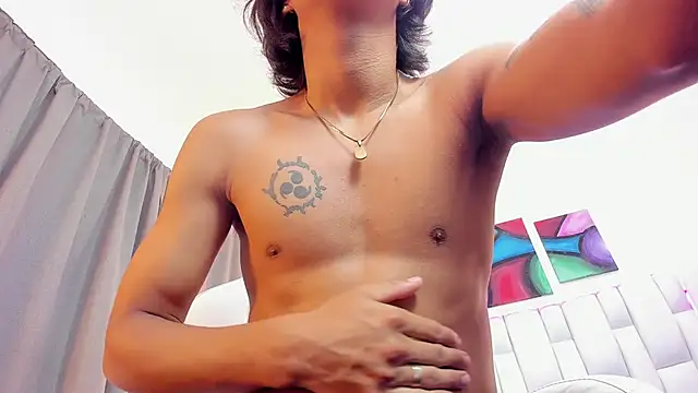 Show modela AndyKings_1 na web-kameri