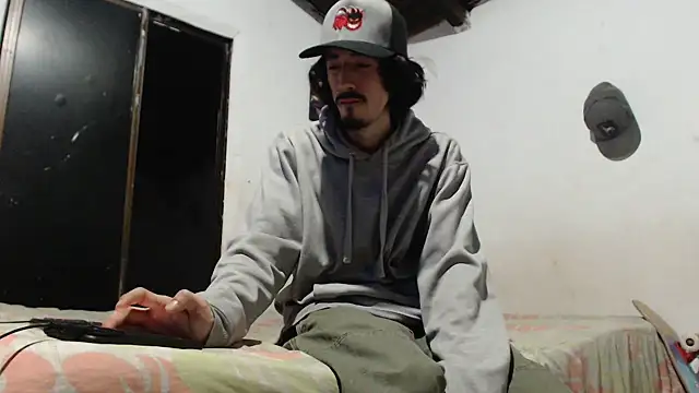 sk8-sir Show in webcam