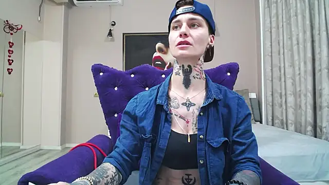 KennyXSX Adlı Modelin Canlı XXX Sohbeti