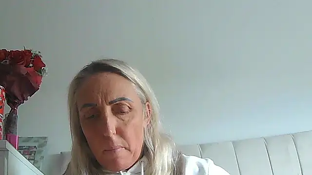 theblondecocklover's Live XXX Chat