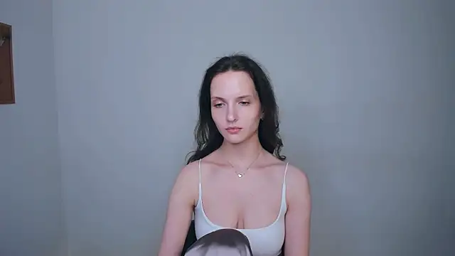 Ariadna_Shy Adlı Modelin Canlı XXX Sohbeti