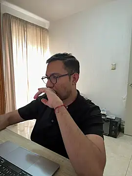 AdrianGarcia89 ওয়েবক্যাম শো