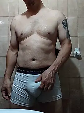 L_hotcream Webcamshow