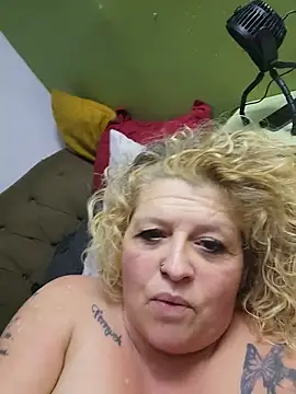 הופעת וובקאם של DirtyCumCatcher