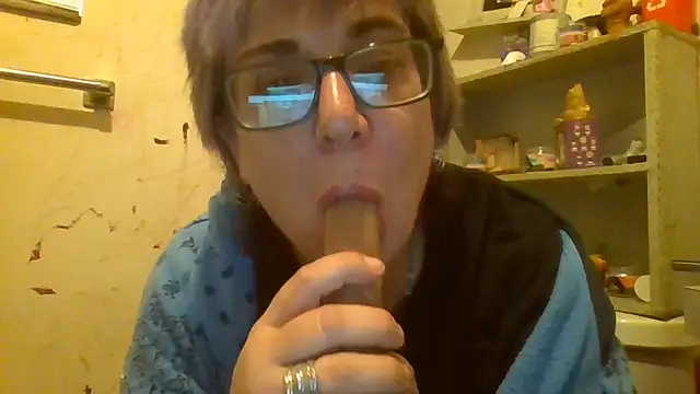 Pokazy przed kamerką – becky1111
