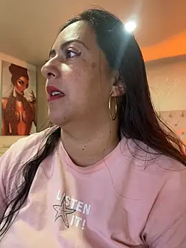 Chatroom XXX en direct de evelyn_harpeery