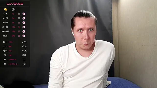 NakedIsaac's Webcam Show