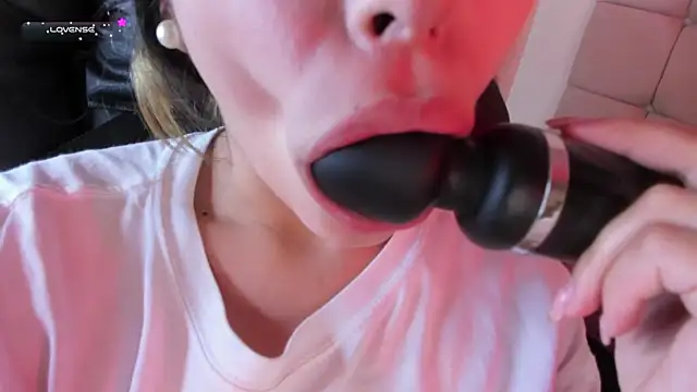 Violet_Blazee Adlı Modelin Web Kamerası Şovu