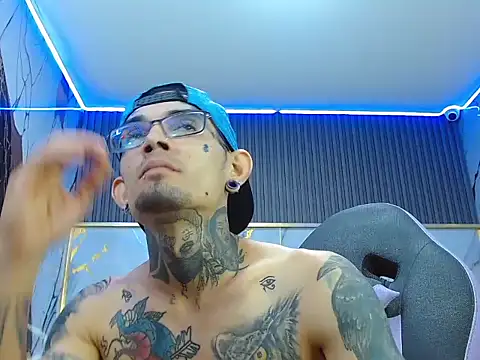 Boy_tatto77's Webcam Show