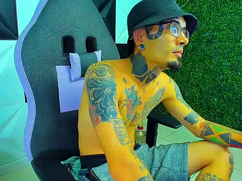 Boy_tatto77n Webbikameraesitys