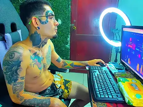 Boy_tatto77: вебкам-шоу