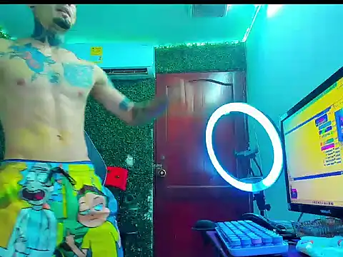 הופעת וובקאם של Boy_tatto77